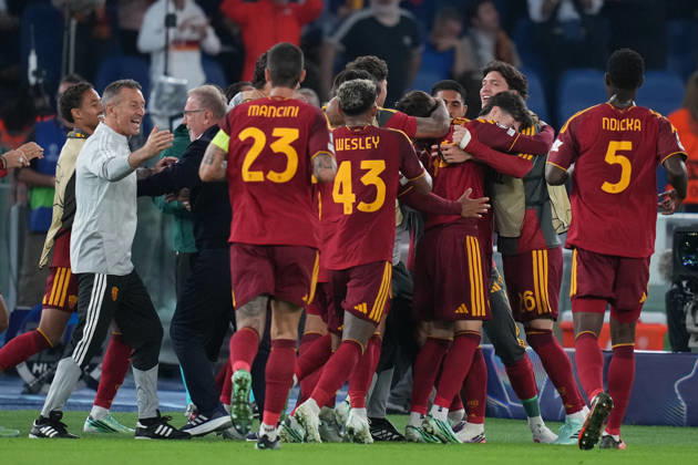 Roma’s Marten de Roon celebrates after scoring during the UEFA Champions League Phase - Matchday 2 soccer match between AS Roma and Real Madrid at the Rome s Olympic stadium, Italy - Wednesday October 14, 2026 - Soccer ( Photo by Alfredo Falcone LaPresse )  Copyright: xAlfredoxFalcone LaPressex