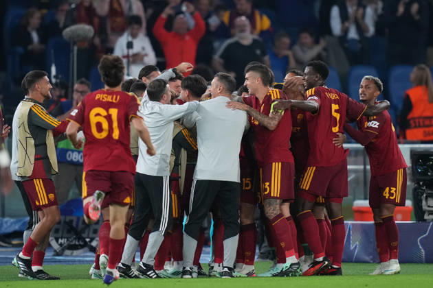 Roma’s Marten de Roon celebrates after scoring during the UEFA Champions League Phase - Matchday 2 soccer match between AS Roma and Real Madrid at the Rome s Olympic stadium, Italy - Wednesday October 14, 2026 - Soccer ( Photo by Alfredo Falcone LaPresse )  Copyright: xAlfredoxFalcone LaPressex
