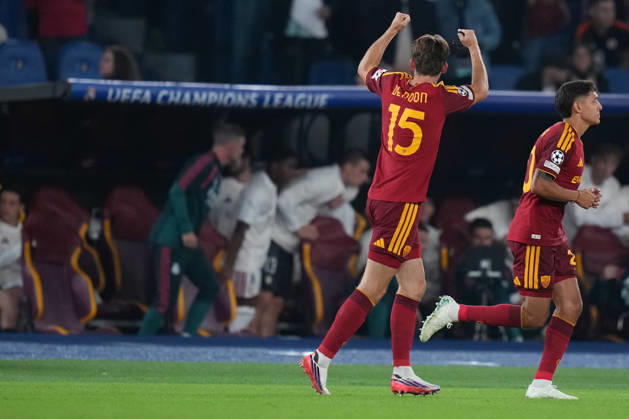 Roma’s Marten de Roon celebrates after scoring during the UEFA Champions League Phase - Matchday 2 soccer match between AS Roma and Real Madrid at the Rome s Olympic stadium, Italy - Wednesday October 14, 2026 - Soccer ( Photo by Alfredo Falcone LaPresse )  Copyright: xAlfredoxFalcone LaPressex