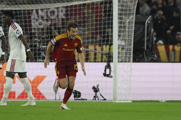 Roma’s Marten de Roon celebrates after scoring the goal 1-0 during the Uefa Champions League soccer match between AS Roma and Real Madrid at the Olympic Stadium in Rome, Italy - Wednesday, October 14, 2026. - Soccer .  Copyright: xFabrizioxCorradetti LaPressex