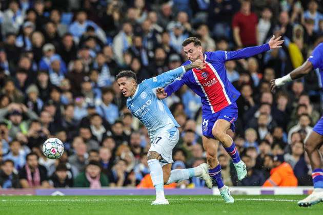 UEFA Champions League Matchday 2 of 8 Manchester City v Paris Saint-Germain Enzo Fernandez of Manchester City is fouled by Fabian Ruiz of Paris Saint-Germain during the UEFA Champions League Matchday 2 of 8 match Manchester City vs Paris Saint-Germain at City of Manchester Stadium, Manchester, United Kingdom on 14 October 2026 (Photo by Mark Cosgrove News Images) Manchester City of Manchester Stadium Greater Manchester United, ManU Kingdom Copyright: xMarkxCosgrove NewsxImagesx