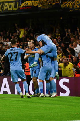 LONDON, ENGLAND - OCTOBER 14: Lovro Majer of AEK Athens celebrates scoring the opening goal with his team mates during the UEFA Champions League 2026 27 League Phase MD2 match between FC Shakhtar Donetsk and AEK Athens at Stamford Bridge on October 14, 2026 in London, England. (Photo by Yaroslav Dunka Sports Press Photo) Copyright: xYaroslavxDunkax xSPPx Sportspressphoto_SPR255833
