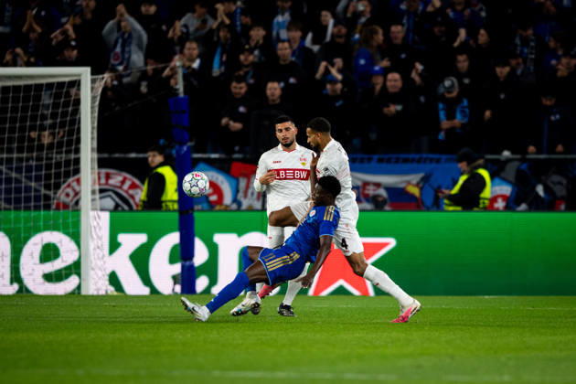 14.10.2026: Champions League, 2. Spieltag, Å K Slovan Bratislava vs. VfB Stuttgart im Å tadion TehelnÃ pole NarodnÃ½ futbalovÃ½ Å¡tadion Josha Vagnoman (VfB) im Zweikampf mit Suleiman Camara (Slovan) WICHTIGER HINWEIS: Gemäß den Vorgaben des DFB und der DFL ist es untersagt, in dem Stadion und oder vom Spiel angefertigte Fotoaufnahmen in Form von Sequenzbildern und oder videoähnlichen Fotostrecken zu verwerten bzw. verwerten zu lassen. Copyright: xJordyxFourgonx