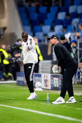 14.10.2026: Champions League, 2. Spieltag, Å K Slovan Bratislava vs. VfB Stuttgart im Å tadion TehelnÃ pole NarodnÃ½ futbalovÃ½ Å¡tadion Yaya TourÃ (Slovan) gibt Anweisungen mit Sebastian Hoeneß (VfB) WICHTIGER HINWEIS: Gemäß den Vorgaben des DFB und der DFL ist es untersagt, in dem Stadion und oder vom Spiel angefertigte Fotoaufnahmen in Form von Sequenzbildern und oder videoähnlichen Fotostrecken zu verwerten bzw. verwerten zu lassen. Copyright: xJordyxFourgonx