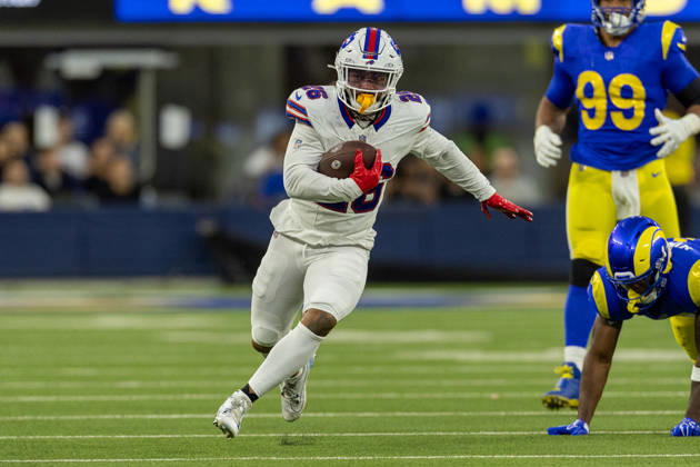 INGLEWOOD, CA - OCTOBER 12: Ty Johnson 26 of the Buffalo Bills carries the ball for first down during an NFL, American Football Herren, USA game between the Buffalo Bills and the Los Angeles Rams on October 12, 2026, at SoFi Stadium in Inglewood, California. (Photo by Greg Fiore Icon Sportswire) NFL: OCT 12 Bills at Rams EDITORIAL USE ONLY Icon2610121856