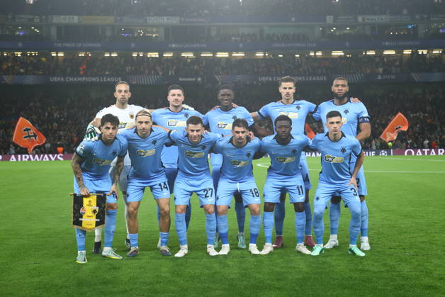 UEFA Champions League - Shakhtar Donetsk vs AEK Athens FC - Players of AEK Athens FC pose for a group photo during the UEFA Champions League League phase Matchday 2 soccer match between Shakhtar Donetsk vs AEK Athens FC in Stamford Bridge, London, UK, on 13 October 2026. IMAGO ONE INCH PRODUCTIONS LONDON UK Copyright: xONExINCHxPRODUCTIONSx 7122968