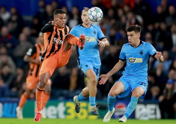 Pedrinho of Shakhtar Donetsk in action against Milan Vitalis of AEK Athens Shakhtar Donetsk v AEK, UEFA Champions League, Football, Stamford Bridge, London, UK - 14 Oct 2026London Stamford Bridge United Kingdom  Copyright: xGeorgexTewkesbury Shutterstockx 17215606by