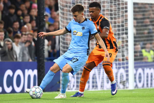 UEFA Champions League - Shakhtar Donetsk vs AEK Athens FC - Milan Vitalis of AEK Athens FC in action against Alisson Santana of Shakhtar Donetsk during the UEFA Champions League phase Matchday 2 soccer match between Shakhtar Donetsk vs AEK Athens FC in Stamford Bridge, London, UK, on 14 October 2026. IMAGO ONE INCH PRODUCTIONS LONDON UK Copyright: xONExINCHxPRODUCTIONSx 7123008