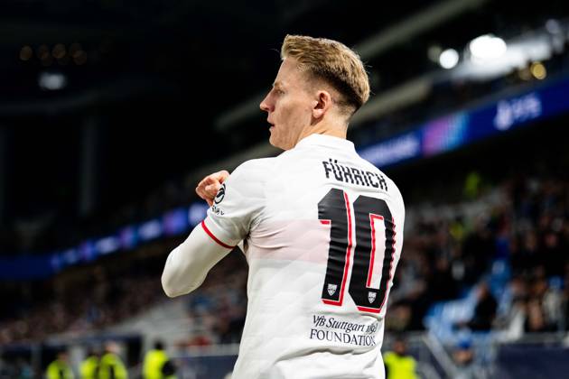 14.10.2026: Champions League, 2. Spieltag, Å K Slovan Bratislava vs. VfB Stuttgart im Å tadion TehelnÃ pole NarodnÃ½ futbalovÃ½ Å¡tadion Chris Führich (VfB) beim Eckstoß mit Handzeichen WICHTIGER HINWEIS: Gemäß den Vorgaben des DFB und der DFL ist es untersagt, in dem Stadion und oder vom Spiel angefertigte Fotoaufnahmen in Form von Sequenzbildern und oder videoähnlichen Fotostrecken zu verwerten bzw. verwerten zu lassen. Copyright: xJordyxFourgonx