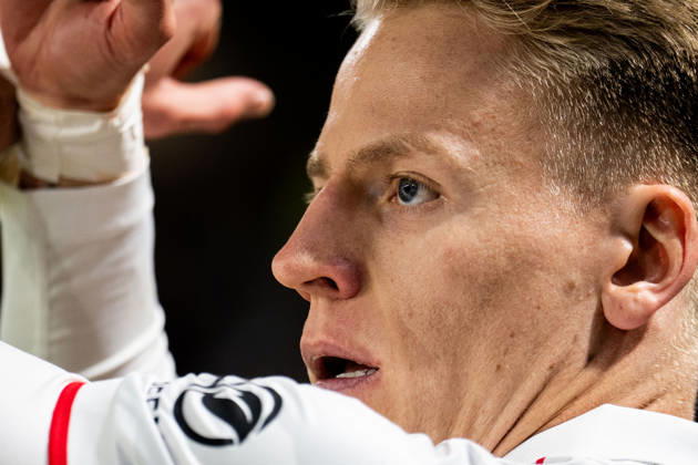 14.10.2026: Champions League, 2. Spieltag, Å K Slovan Bratislava vs. VfB Stuttgart im Å tadion TehelnÃ pole NarodnÃ½ futbalovÃ½ Å¡tadion Chris Führich (VfB) beim Eckstoß mit Handzeichen WICHTIGER HINWEIS: Gemäß den Vorgaben des DFB und der DFL ist es untersagt, in dem Stadion und oder vom Spiel angefertigte Fotoaufnahmen in Form von Sequenzbildern und oder videoähnlichen Fotostrecken zu verwerten bzw. verwerten zu lassen. Copyright: xJordyxFourgonx