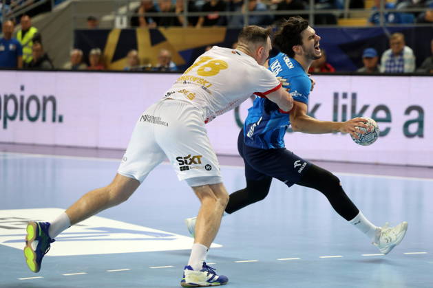 Plock 14.10.2026 Liga mistrzow pilka reczna mezczyzn faza grupowa sezon 2026 27 --- Group phase mens handball EHF Champions League Orlen Wisla Plock - HC Vardar 1961 Skopje Wiktor Jankowski Gergo Fazekas Fot. Marcin Solarz FotoPyK NEWSPIX.PL --- newspix.pl 