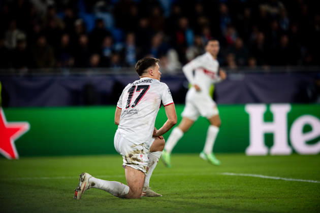 14.10.2026: Champions League, 2. Spieltag, Å K Slovan Bratislava vs. VfB Stuttgart im Å tadion TehelnÃ pole NarodnÃ½ futbalovÃ½ Å¡tadion DÅ¾enan PejÄinoviÄ‡ (VfB) am Boden gekniet WICHTIGER HINWEIS: Gemäß den Vorgaben des DFB und der DFL ist es untersagt, in dem Stadion und oder vom Spiel angefertigte Fotoaufnahmen in Form von Sequenzbildern und oder videoähnlichen Fotostrecken zu verwerten bzw. verwerten zu lassen. Copyright: xJordyxFourgonx