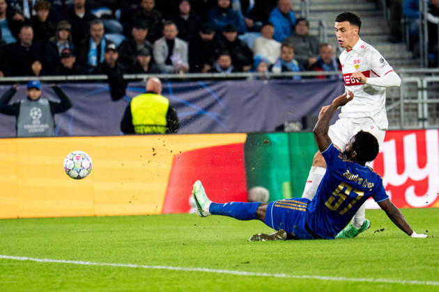 14.10.2026: Champions League, 2. Spieltag, Å K Slovan Bratislava vs. VfB Stuttgart im Å tadion TehelnÃ pole NarodnÃ½ futbalovÃ½ Å¡tadion Tackle, Grätsche von Sandro Cruz (Slovan) gegen Bilal El Khannouss (VfB) WICHTIGER HINWEIS: Gemäß den Vorgaben des DFB und der DFL ist es untersagt, in dem Stadion und oder vom Spiel angefertigte Fotoaufnahmen in Form von Sequenzbildern und oder videoähnlichen Fotostrecken zu verwerten bzw. verwerten zu lassen. Copyright: xJordyxFourgonx
