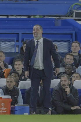 Shakhtar Donetsk v AEK Athens - UEFA Champions League LONDON, UNITED KINGDOM - OCTOBER 14: Shakhtar Donetsk head coach Arda Turan gives tactics to his players during UEFA Champions League football match between Shakhtar Donetsk and AEK Athens at Stamford Bridge in London, United Kingdom, on October 14, 2026. Yunus Dalgic Anadolu London United Kingdom. Editorial use only. Please get in touch for any other usage.  Copyright: x2026xAnadoluxYunusxDalgicx