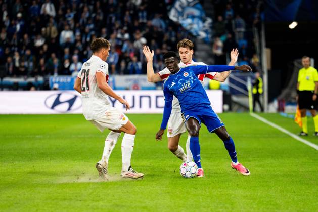 14.10.2026: Champions League, 2. Spieltag, Å K Slovan Bratislava vs. VfB Stuttgart im Å tadion Tehelnà pole Narodný futbalový Å¡tadion Ramon Hendriks (VfB) im Zweikampf mit Grischa Prömel (VfB) WICHTIGER HINWEIS: Gemäß den Vorgaben des DFB und der DFL ist es untersagt, in dem Stadion und oder vom Spiel angefertigte Fotoaufnahmen in Form von Sequenzbildern und oder videoähnlichen Fotostrecken zu verwerten bzw. verwerten zu lassen. Copyright: xJordyxFourgonx