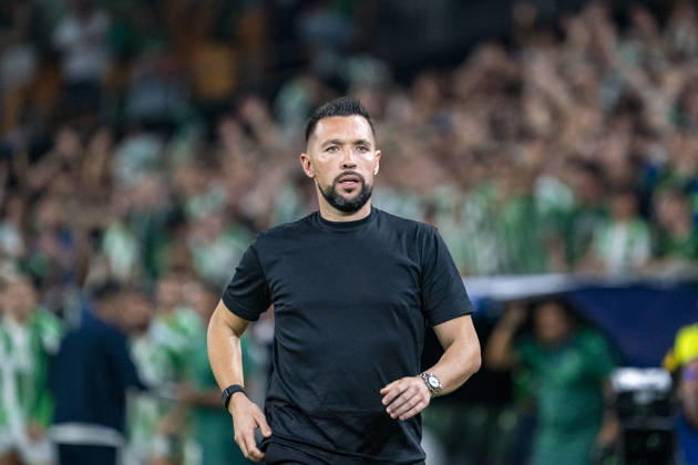 SEVILLA, SPAIN - OCTOBER 14: FC Porto head coach, Francesco Farioli, during the UEFA Champions League match between Betis and FC Porto at La Cartuja Stadium on the 14th of October, 2026 in Sevilla, Spain Copyright: xAndresxLopezxSheridanxx xSPPx Sportspressphoto_SPR256085