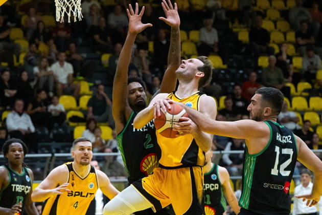 Croatia, Split, 14.10.2026. KK Split basketball hall. Basketball match FIBA ‹‹Europe Cup, KK Split - BC Trepca. In the photo: Trenton McLaughlin, Kevin Bracy- Davis. Photo: Tom Dubravec CROPIX Split CROATIA Copyright: xxTomxDubravecx split_trepca10-141026