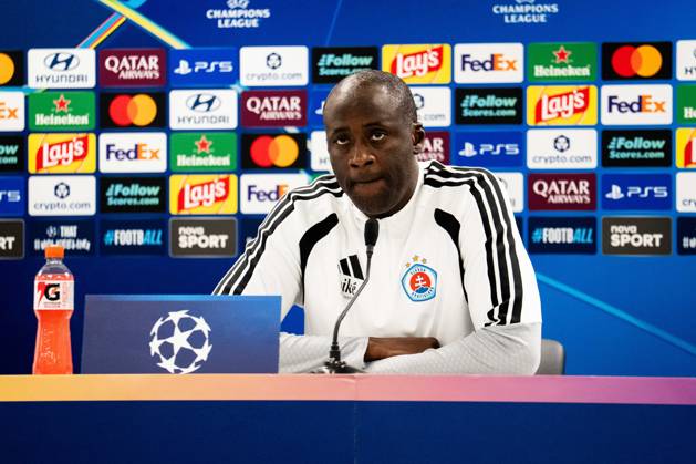 14.10.2026: Champions League, 2. Spieltag, Å K Slovan Bratislava vs. VfB Stuttgart im Å tadion TehelnÃ pole NarodnÃ½ futbalovÃ½ Å¡tadion Yaya TourÃ (Slovan) bei der Pressekonferenz nach dem Spiel WICHTIGER HINWEIS: Gemäß den Vorgaben des DFB und der DFL ist es untersagt, in dem Stadion und oder vom Spiel angefertigte Fotoaufnahmen in Form von Sequenzbildern und oder videoähnlichen Fotostrecken zu verwerten bzw. verwerten zu lassen. Copyright: xJordyxFourgonx