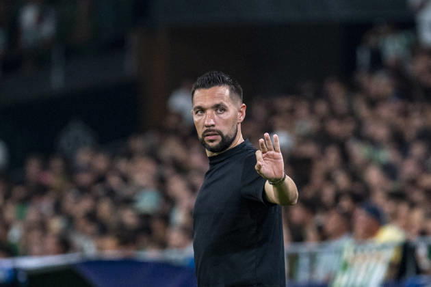 SEVILLA, SPAIN - OCTOBER 14: FC Porto head coach, Francesco Farioli, during the UEFA Champions League match between Betis and FC Porto at La Cartuja Stadium on the 14th of October, 2026 in Sevilla, Spain Copyright: xAndresxLopezxSheridanxx xSPPx Sportspressphoto_SPR256180