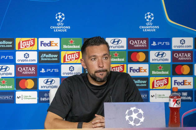 SEVILLA, SPAIN - OCTOBER 14: FC Porto head coach, Francesco Farioli, during the post match press conference, PK, Pressekonferenz after the UEFA Champions League match between Betis and FC Porto at La Cartuja Stadium on the 14th of October, 2026 in Sevilla, Spain Copyright: xAndresxLopezxSheridanxx xSPPx Sportspressphoto_SPR256184
