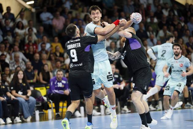 Handball - Champions League - Nantes vs Melsungen Nikolaj ENDERLEIT of MT Melsungen during the EHF Champions League, handball match between HBC Nantes and MT Melsungen on 14 October 2026 at H Arena in Nantes, France - Photo Julien Kammerer NantesFrance  Copyright: xJulienxKammererx