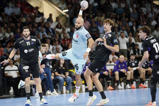 Handball - Champions League - Nantes vs Melsungen Adrian SIPOS of MT Melsungen during the EHF Champions League, handball match between HBC Nantes and MT Melsungen on 14 October 2026 at H Arena in Nantes, France - Photo Julien Kammerer NantesFrance  Copyright: xJulienxKammererx