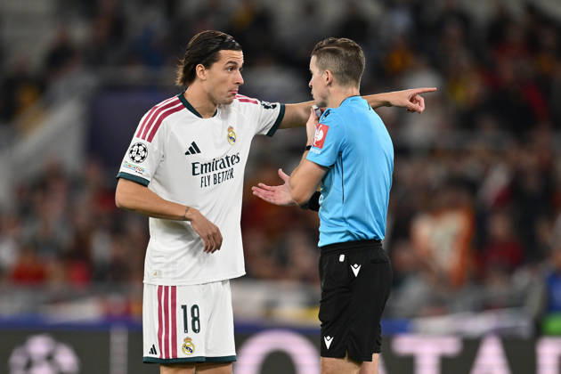 IPA89697109 - Alvaro Carreras of Real Madrid C.F. and Referee Francois Letexier (FRA) take part in the UEFA Champions League Matchday 2 soccer match between A.S. Roma and Real Madrid C.F. at the Olympic Stadium on October 14, 2026, in Rome, Italy.  Copyright: xDomenicoxCippitelli IPAxSportx xx IPA89697109 IPA89697109