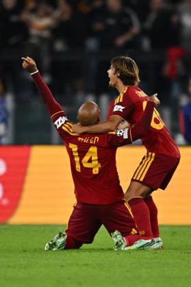 SOCCER - UEFA Champions League - AS Roma vs. Real Madrid Photo by IPA ABACAPRESS.COM89696681 - Donyell Malen of A.S. Roma celebrates after scoring the goal that made the score 3-1 during the UEFA Champions League Matchday 2 soccer match between A.S. Roma and Real Madrid C.F. at the Olympic Stadium on October 14, 2026, in Rome, Italy. Rome Italy  Copyright: xIPAxSport ABACAx