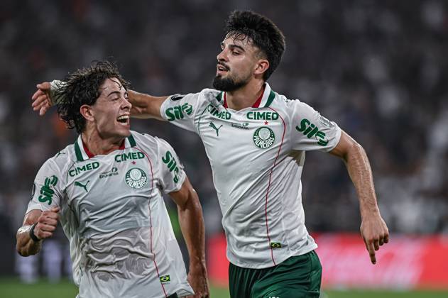 A match valid for the 2026 Copa Libertadores between Fluminense and Palmeiras. Palmeiras player Flaco Lopez celebrates his goal during the match between Fluminense and Palmeiras, valid for the first leg of the 2026 Copa Libertadores semi-final, at the Maracana stadium, on Wednesday night. RIO DE JANEIRO RJ BRAZIL Copyright: xJaysonxBragax