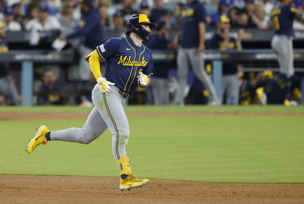 Milwaukee Brewers Garrett Mitchell (5) runs the bases after hitting a solo home run against the the Los Angeles Dodgers in the seventh inning of the MLB, Baseball Herren, USA National League Championship Series playoffs at Dodger Stadium in Los Angeles, California, on Wednesday, October 14, 2026.  LAP20261014730 CAROLINExBREHMAN