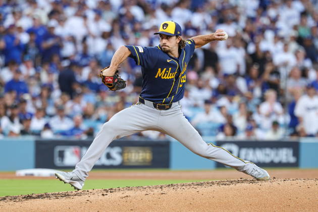 MLB, Baseball Herren, USA NLCS Game 3 - Los Angeles Dodgers vs Milwaukee Brewers Brewers pitcher Robert Gasser (54) throws a pitch in the third inning of game 3 of the National League Championship Series between the Los Angeles Dodgers and the Milwaukee Brewers at Uniqlo Field in Dodger Stadium in Los Angeles, California, USA, 14 October 2026. LOS ANGELES CALIFORNIA United States  Copyright: xCHRISxTORRESx