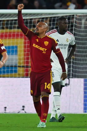 2026,Roma-Real Madrid Donyell Malen of Roma celebrates scoring his goal during the Champions League match Championship phase Matchday 2 Roma-Real Madrid at the Stadio Olimpico. Rome (Italy), October 14, 2026Imago-Images Emmefoto Copyright: xImago-Images Emmefotox