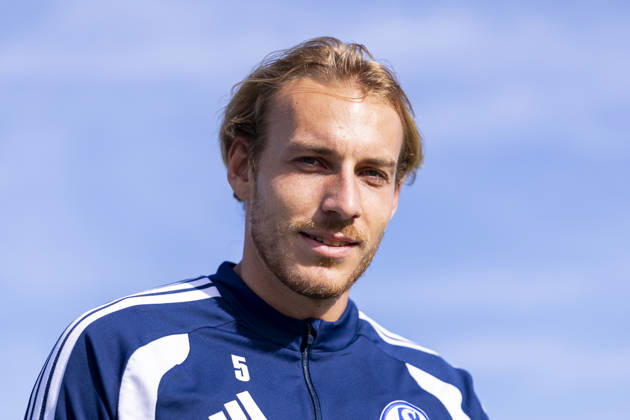 15.10.2026, Fussball, Training des FC Schalke 04. Timo Becker (FC Schalke 04). Gelsenkirchen Trainingsgelände FC Schalke 04 NRW Deutschland xRHR-FOTO YYx Copyright: RHR-FOTOx RHR-FOTO YY