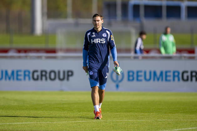 15.10.2026, Fussball, Training des FC Schalke 04. Maximilian Wöber (FC Schalke 04). Gelsenkirchen Trainingsgelände FC Schalke 04 NRW Deutschland xRHR-FOTO YYx Copyright: RHR-FOTOx RHR-FOTO YY