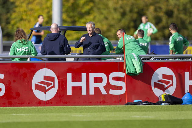 15.10.2026, Fussball, Training des FC Schalke 04. Sportvorstand Frank Baumann (FC Schalke 04) kommt zum Training. Gelsenkirchen Trainingsgelände FC Schalke 04 NRW Deutschland xRHR-FOTO YYx Copyright: RHR-FOTOx RHR-FOTO YY