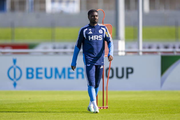 15.10.2026, Fussball, Training des FC Schalke 04. Junior Dina Ebimbe (FC Schalke 04). Gelsenkirchen Trainingsgelände FC Schalke 04 NRW Deutschland xRHR-FOTO YYx Copyright: RHR-FOTOx RHR-FOTO YY