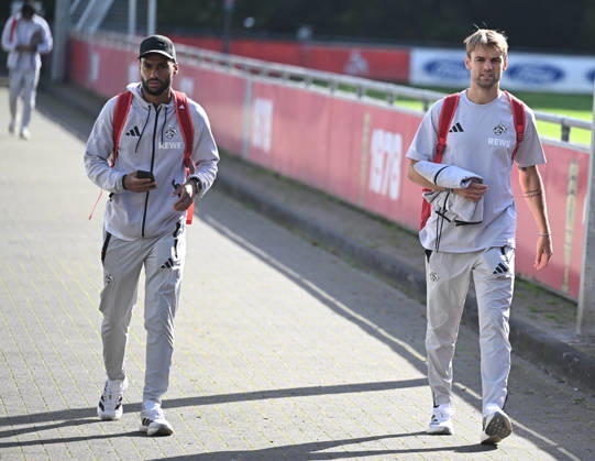 15.10.2026, xophax, Fussball 1.Bundesliga, 1.FC Koeln . Treffen am Geissbockheim. Training vor dem Frankfurt Spiel. Linton Maina , links und Borna Sosa , rechts (beide 1.FC Köln ) Koeln