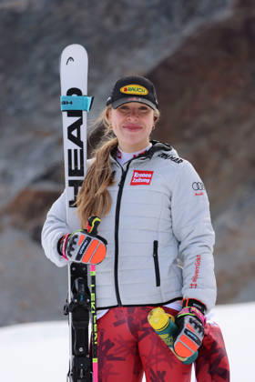 ALPINE SKIING - Ski Austria, training SOELDEN,AUSTRIA,15.OCT.26 - ALPINE SKIING - Ski Austria, giant slalom, training and qualification. Image shows Victoria Olivier (AUT).  GEPAxpictures xMathiasxMandl