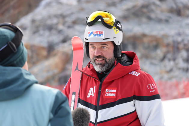 ALPINE SKIING - Ski Austria, training SOELDEN,AUSTRIA,15.OCT.26 - ALPINE SKIING - Ski Austria, giant slalom, training and qualification. Image shows head coach Johannes Zoechling (AUT).  GEPAxpictures xMathiasxMandl
