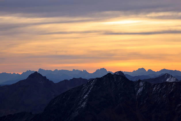 ALPINE SKIING - Ski Austria, training SOELDEN,AUSTRIA,15.OCT.26 - ALPINE SKIING - Ski Austria, giant slalom, training and qualification. Image shows a feature of mountains.  GEPAxpictures xMathiasxMandl