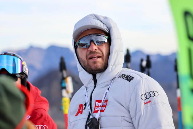 ALPINE SKIING - Ski Austria, training SOELDEN,AUSTRIA,15.OCT.26 - ALPINE SKIING - Ski Austria, giant slalom, training and qualification. Image shows sporting director Christian Mitter (AUT).  GEPAxpictures xMathiasxMandl