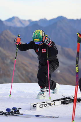 ALPINE SKIING - Ski Austria, training SOELDEN,AUSTRIA,15.OCT.26 - ALPINE SKIING - Ski Austria, giant slalom, training and qualification. Image shows Victoria Olivier (AUT).  GEPAxpictures xMathiasxMandl