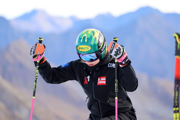 ALPINE SKIING - Ski Austria, training SOELDEN,AUSTRIA,15.OCT.26 - ALPINE SKIING - Ski Austria, giant slalom, training and qualification. Image shows Victoria Olivier (AUT).  GEPAxpictures xMathiasxMandl