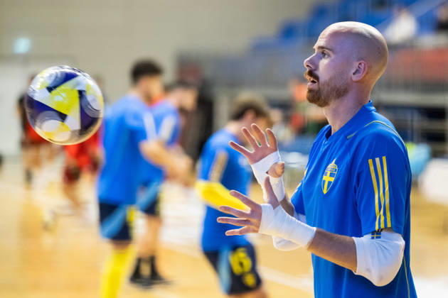 261015 Goalkeeper Viktor Sääf of Sweden ahead of the FIFA Futsal World Cup qualifier match between Hungary and Sweden on October 15, 2026 in Nyiregyhaza. Photo: Bildbyran EXT BILDBYRÅN COP 18 XY0131 futsal landslaget hungary sverige national team, Nationalteam sweden bbeng vm-kval world cup qualifier ungern Copyright: BILDBYRANxEXT BB261015BB538