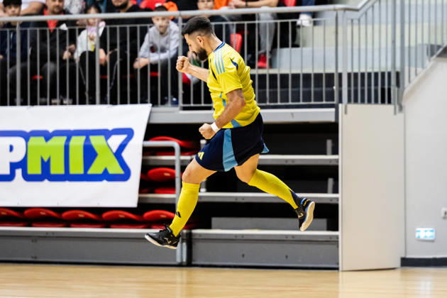 261015 Fehim Smajlovic of Sweden celebrates during the FIFA Futsal World Cup qualifier match between Hungary and Sweden on October 15, 2026 in Nyiregyhaza. Photo: Bildbyran EXT BILDBYRÅN COP 18 XYA131 futsal landslaget hungary sverige national team, Nationalteam sweden bbeng vm-kval world cup qualifier ungern celebration jubel Copyright: BILDBYRANxEXT BB261015BB561