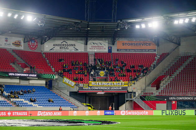 261015 Fans of Mjällby ahead of the UEFA Conference League football match between Mjällby and Inter Club d Escaldes on October 15, 2026 in Helsingborg. Photo: Christoffer Borg Mattisson BILDBYRÅN COP 261 CB0562 fotboll football soccer fotball uefa conference league conference league mjällby in bbeng fotboll football soccer fotball uefa conference league conference league mjällby in bbeng Copyright: CHRISTOFFERxBORGxMATTISSON BB261015CB027