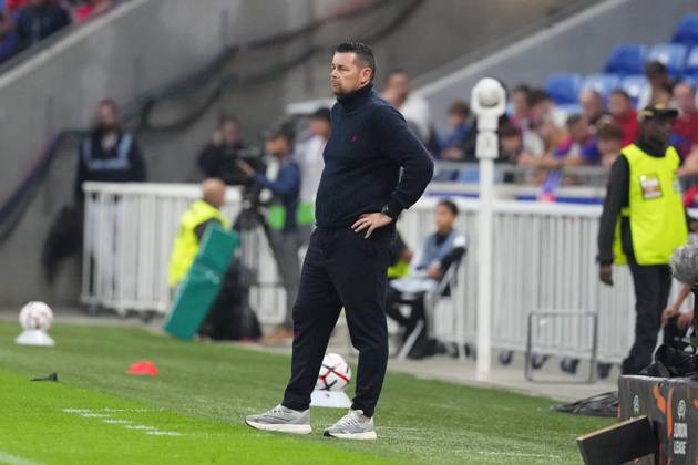 Crystal Palace coach Pierre Sage Lyon v Crystal Palace, UEFA Europa League, Football, Groupama Stadium, Lyon, France - 15 Oct 2026Lyon Groupama Stadium France  Copyright: xDavexWinter Shutterstockx 17218159x