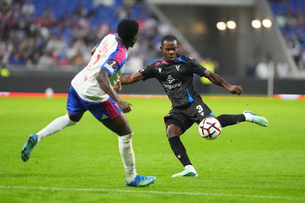 Tyrick Mitchell of Crystal Palace tries a shot from distance Lyon v Crystal Palace, UEFA Europa League, Football, Groupama Stadium, Lyon, France - 15 Oct 2026Lyon Groupama Stadium France  Copyright: xDavexWinter Shutterstockx 17218159ah