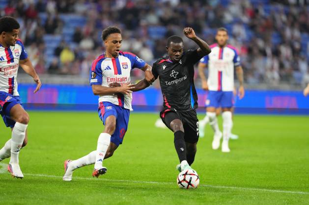 Tyrick Mitchell of Crystal Palace takes on Noah Nartey of Lyon Lyon v Crystal Palace, UEFA Europa League, Football, Groupama Stadium, Lyon, France - 15 Oct 2026Lyon Groupama Stadium France  Copyright: xDavexWinter Shutterstockx 17218159aj