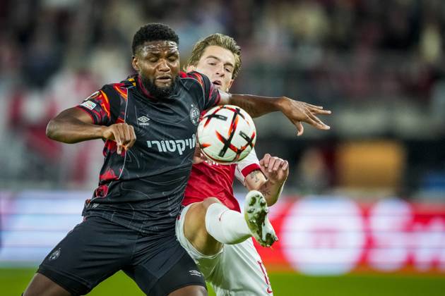 ALKMAAR , 15-10-2026, AFAS Stadion , season 2026 2027 , UEFA Europa League League phase , match between AZ and Hapoel Beer-Sheva , Picture shows Hapoel Beer-Sheva player Lucas Ventura and AZ player Valdemar Andreasen AZ - Hapoel Beer-Sheva  x208448345x Copyright: